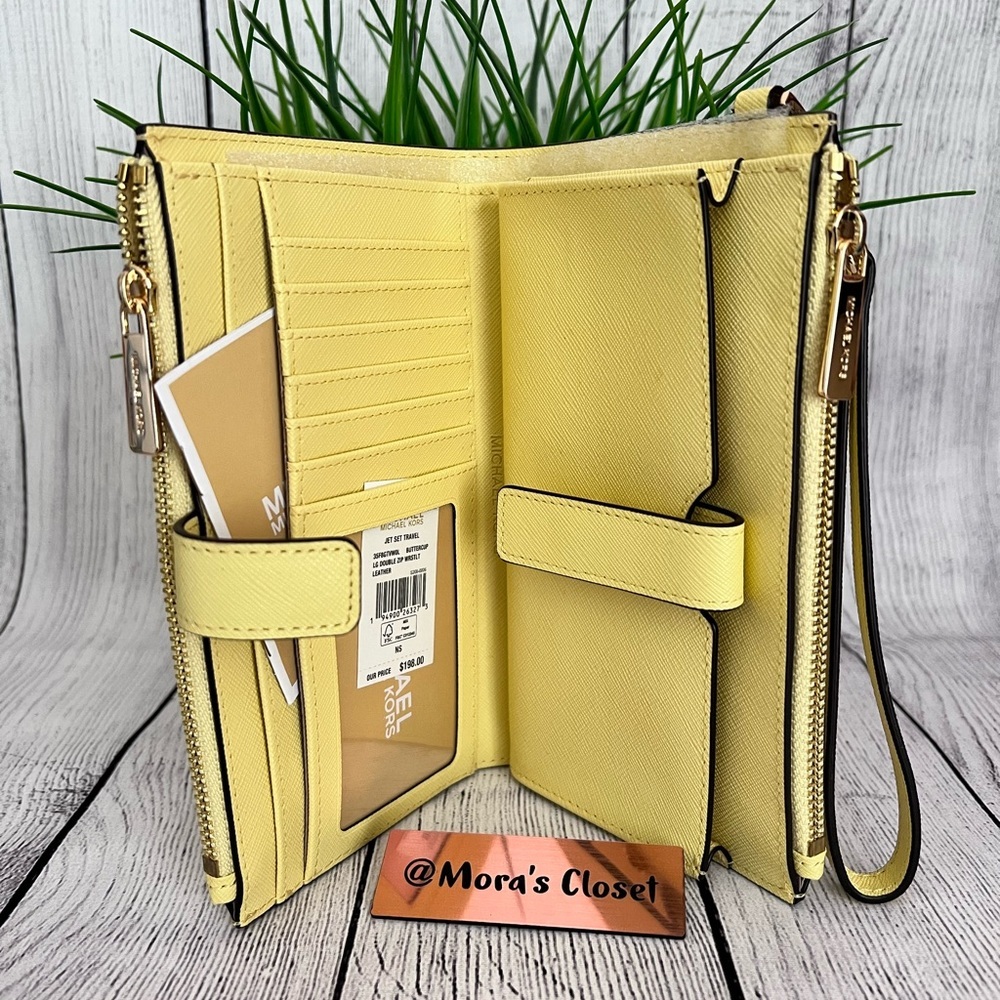 Michael Kors Wallet - Picture 6 of 9